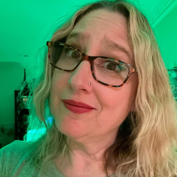 Meet your Posher, Debra - Picture 4 of 6